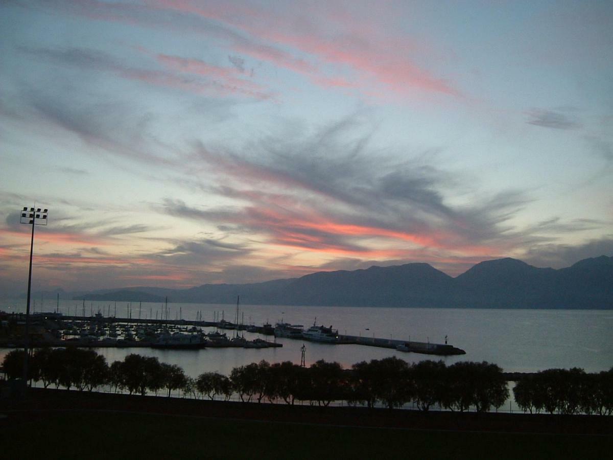 Stunning Seaview Town Apartment Agios Nikolaos  Bagian luar foto